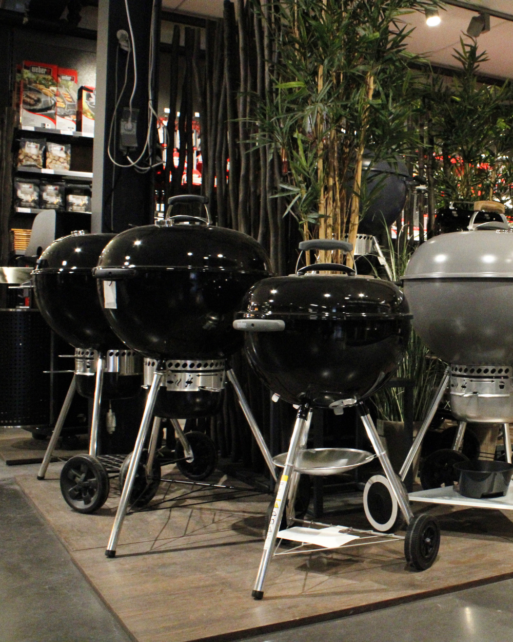 Houtskoolbarbecue kopen? Kom naar tuincentrum Eurofleur in Leusden!