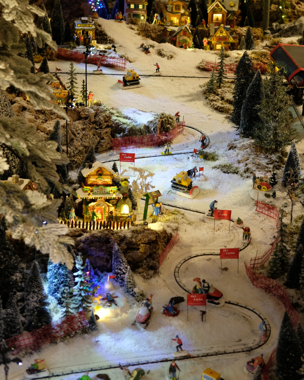 Maak van jouw kerstdorp iets bijzonders met de huisjes van Lemax! Maak van jouw kerstdorp iets bijzonders met de huisjes van Lemax!