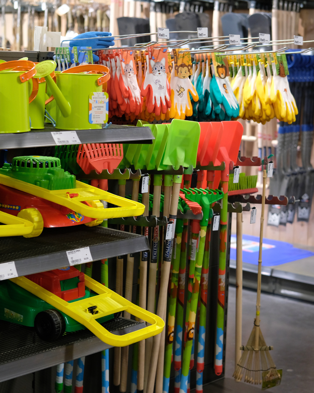 Tuinonderhoud: van snoeischaar tot kindergereedschap shop je bij Eurofleur! Tuinonderhoud: van snoeischaar tot kindergereedschap shop je bij Eurofleur!