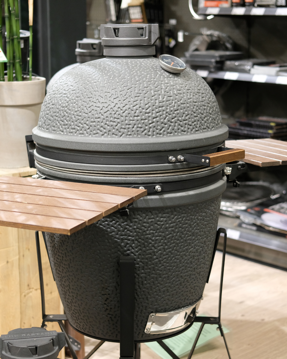 Een kamado BBQ kopen? Tuincentrum Eurofleur in Leusden is er voor je!