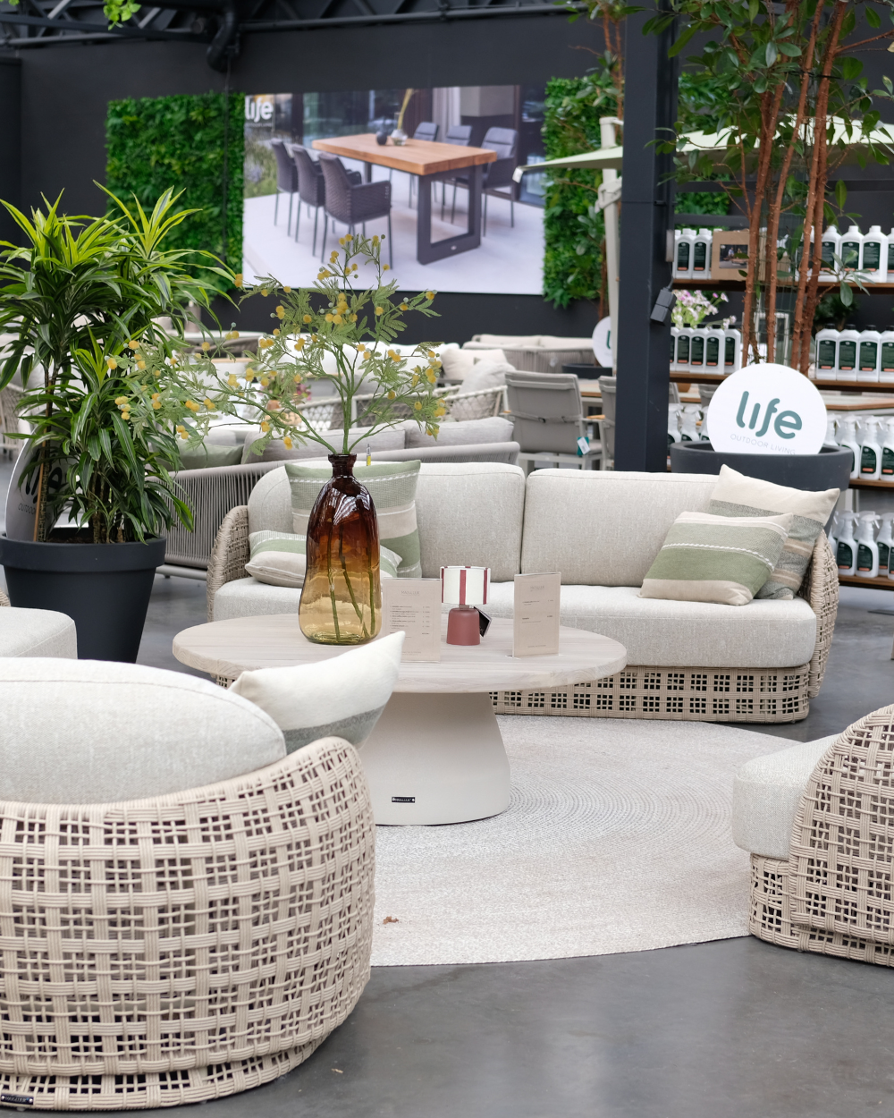 Life Outdoor Living tuinbank kopen? Kom naar tuincentrum Eurofleur in Leusden! Life Outdoor Living tuinbank kopen? Kom naar tuincentrum Eurofleur in Leusden!