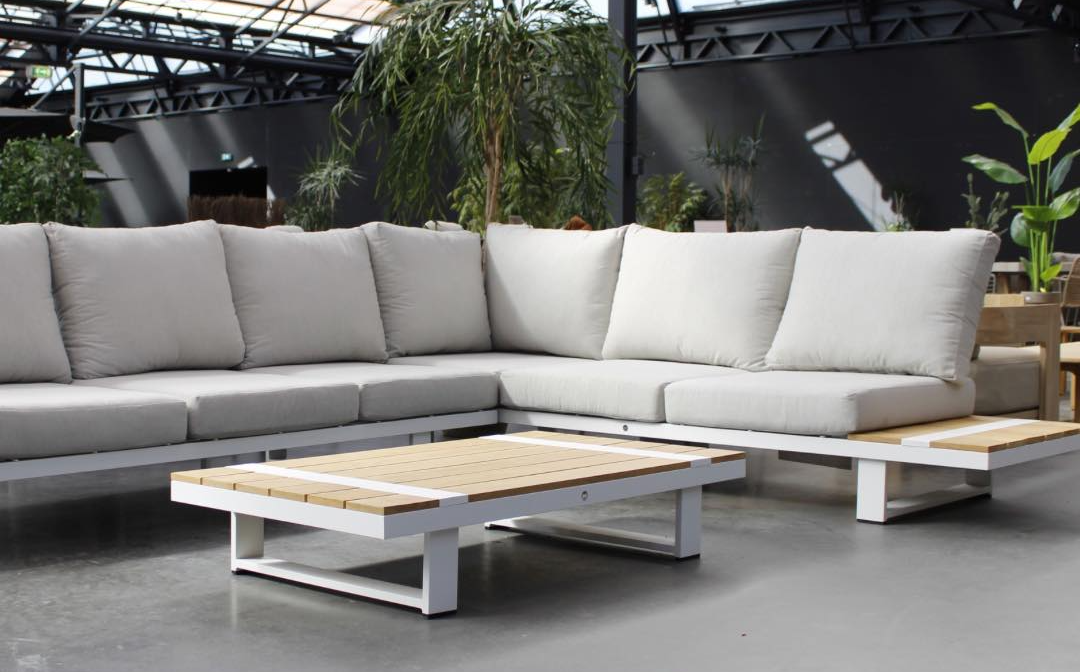 Scoor jouw favoriete lichte tuinset bij tuincentrum Eurofleur!