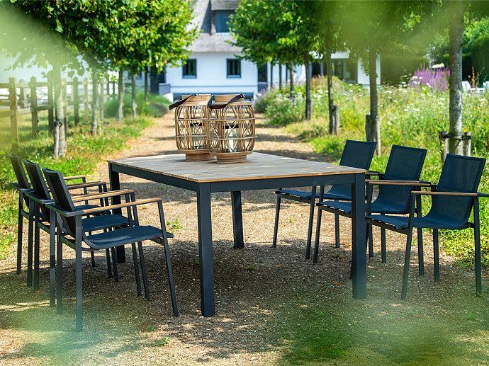 Manier regeling Prediken Tuintafel kopen, online of in de winkel | Tuincentrum Eurofleur -  Tuincentrum Eurofleur