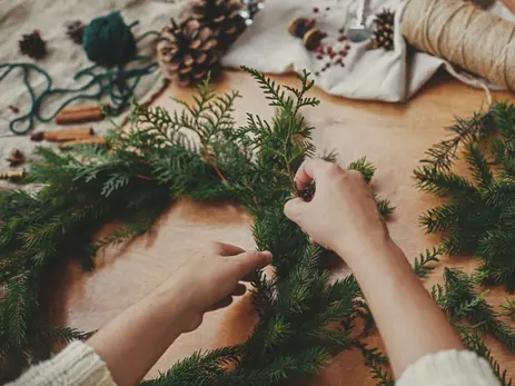 Hoe maak ik een kerstkrans?