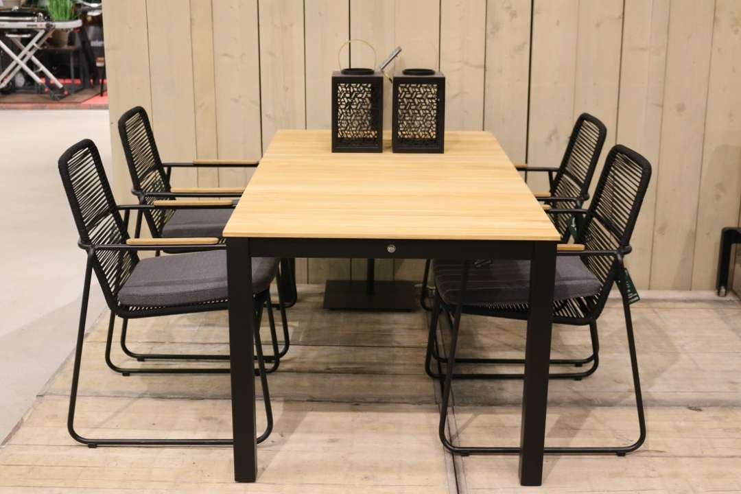 Yoi diningset tuintafel en stoelen Eurofleur